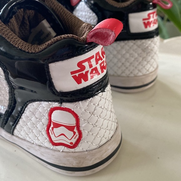 Disney Star Wars Stormtroopers The First Order High Top Sneakers. Boys Size 13 - Picture 3 of 7